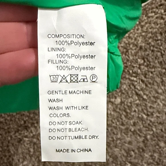 Green Cropped Puffer Vest - Picture 3 of 3